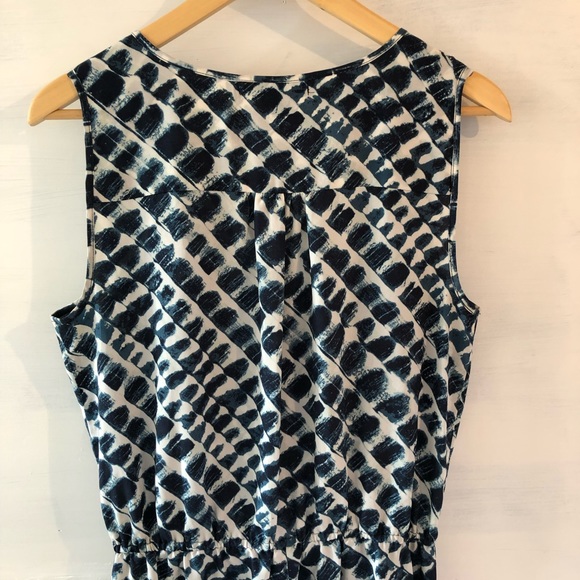 3/$20 BCBG Paris sleeveless jumpsuit. Deep teal print pattern. - Picture 11 of 11